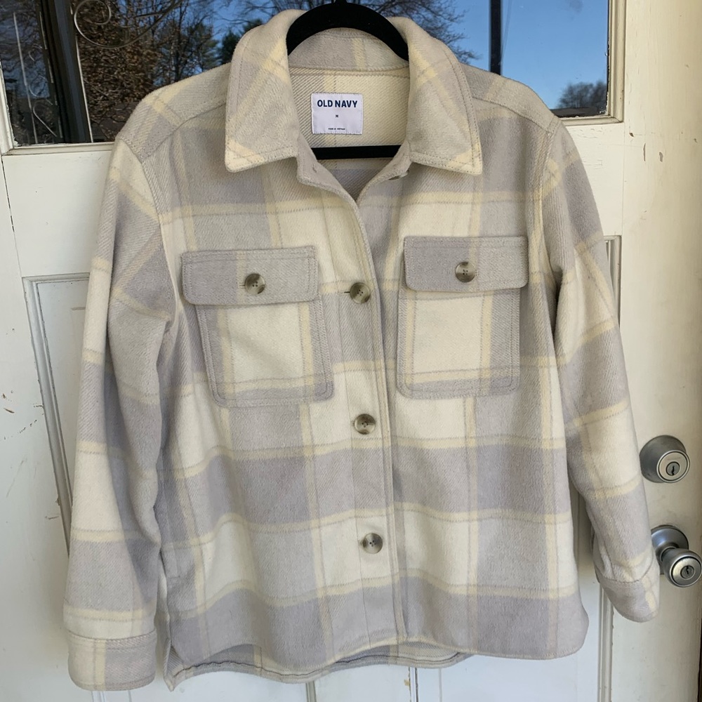 Old Navy Shacket ! SZ M ! Structured flannel material!